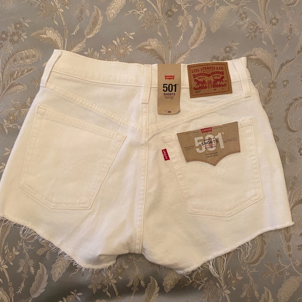 Levi’s High Rise White Shorts